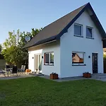 Dom Pod Orzechem Ferienhaus *