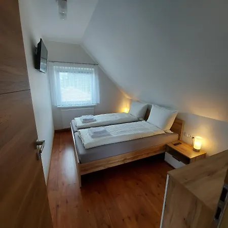 Dom Pod Orzechem Tatil Evi